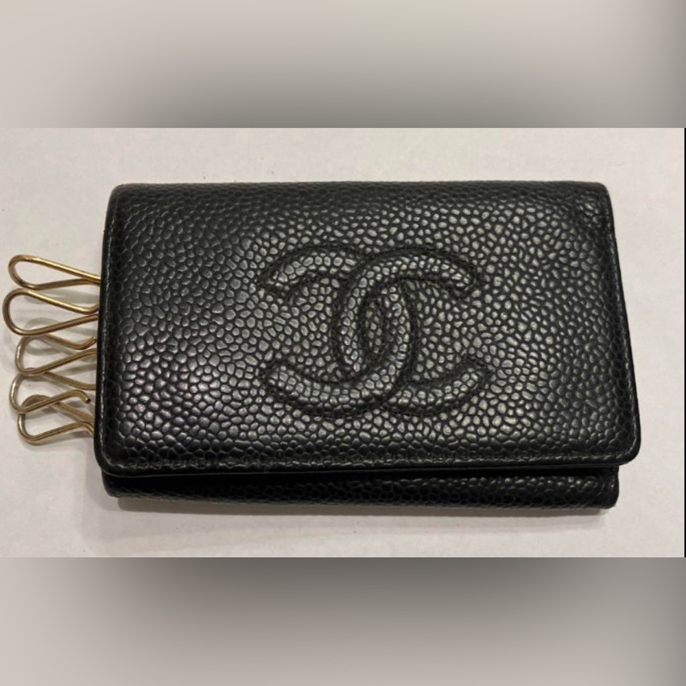 Chanel Black leather 6 key holder